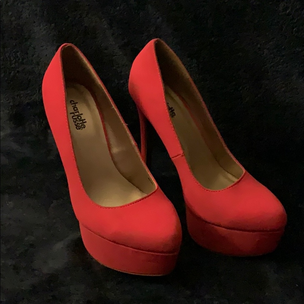 Size 7 hot pink Charlotte Russe platform heels